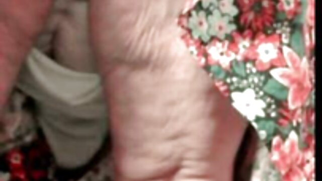 કોક તૃષ્ણા સોનેરી હસી એડન એડમ્સ તેના મોં સેક્સ બીપી વીડીયો વડે ફેટ ડિકને પોલિશ કરે છે